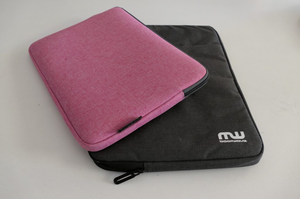 Traveling With a Laptop - sleeve - laptops - boots and sunshine