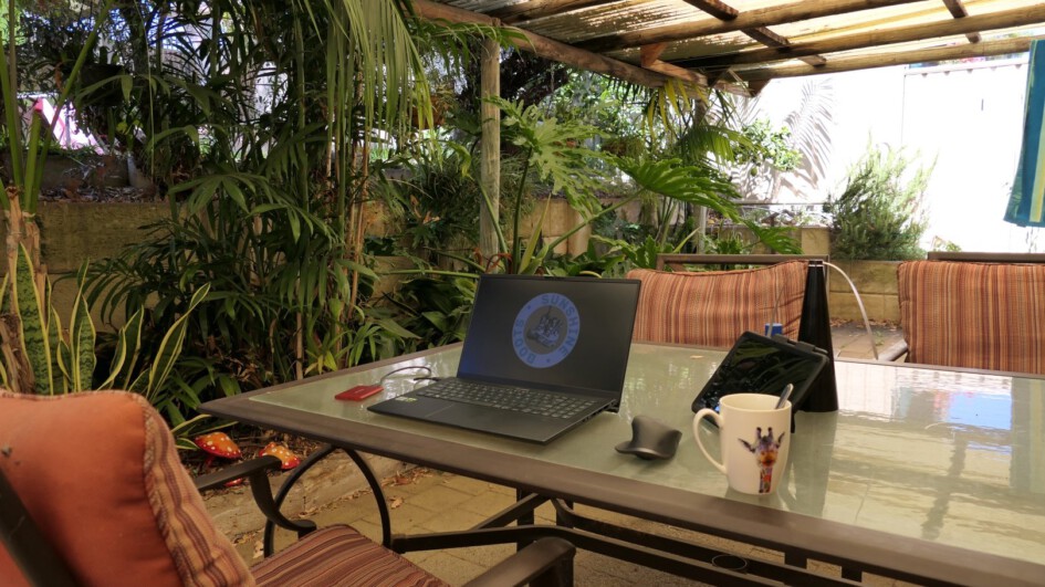 Traveling With a Laptop - Header - Boots & Sunshine